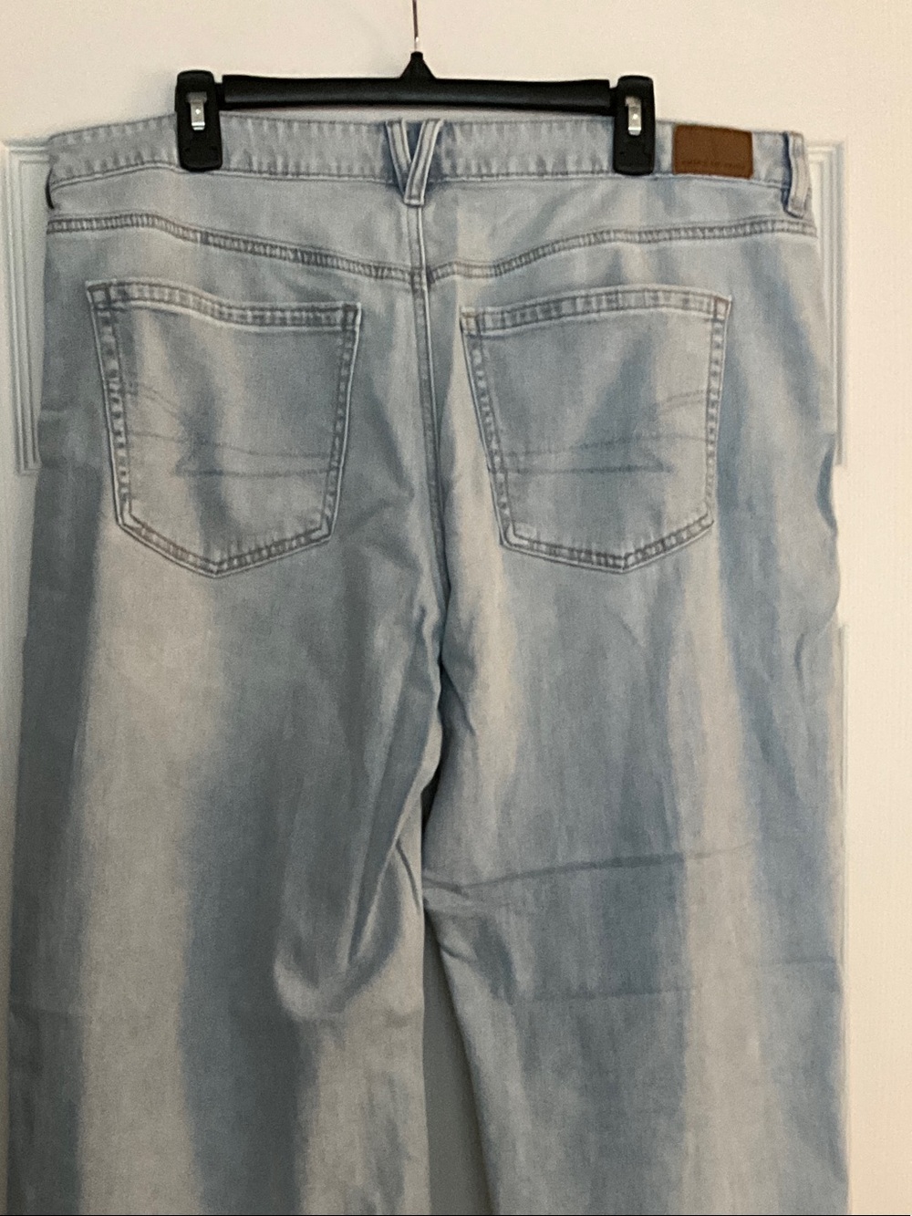American Eagle Outfitters Woman’s Light Wash Baggy Wide Leg Size 14S - EUC - Picture 4 of 8